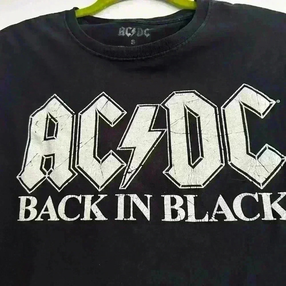 AC/DC Women’s small black graphic tee. - Picture 2 of 7